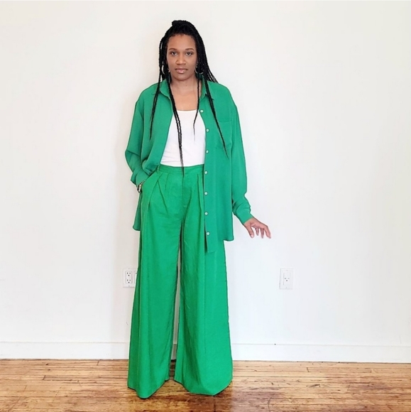 Meet your Posher, Antonia - Picture 3 of 4